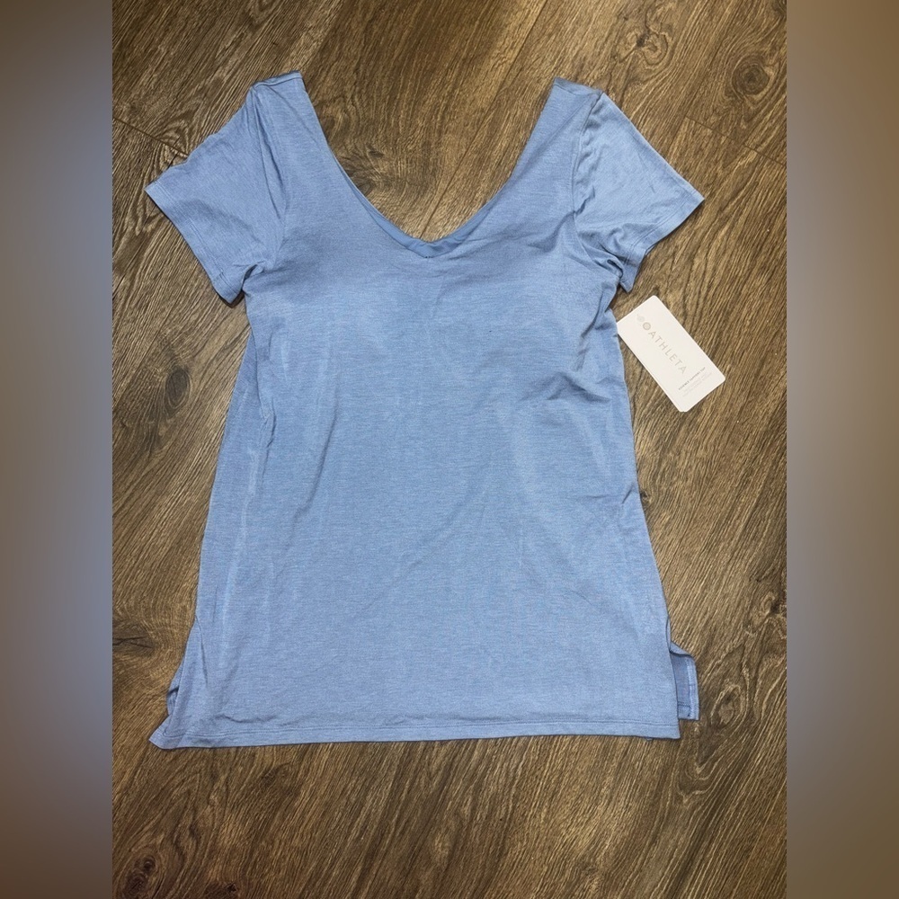 *NWT* Athleta Essence Support Top in blue